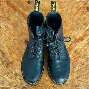 Dr. Marten 1460 Lace-up Combat Boot